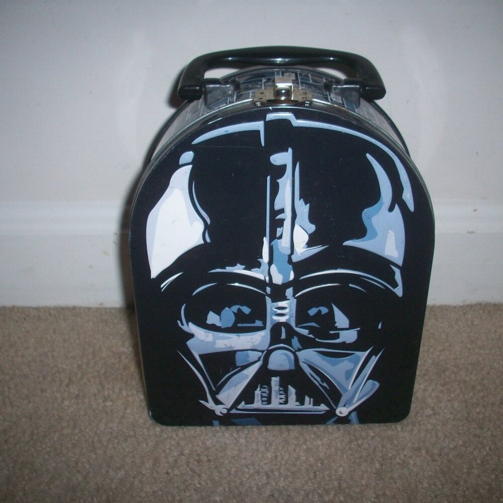 Star Wars Darth Vader Tin Box Co Lunch Box Metal Collectible Preowned. Clean